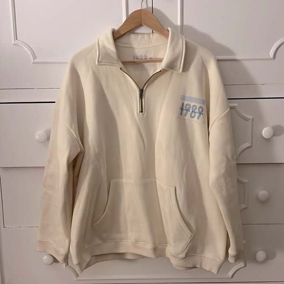 Taylor Swift Tops - NWOT Taylor Swift 1989 Wonderland Quarter Zip Pullover Size Large